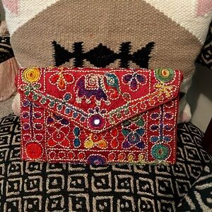 Red and gorgeous vintage bag!